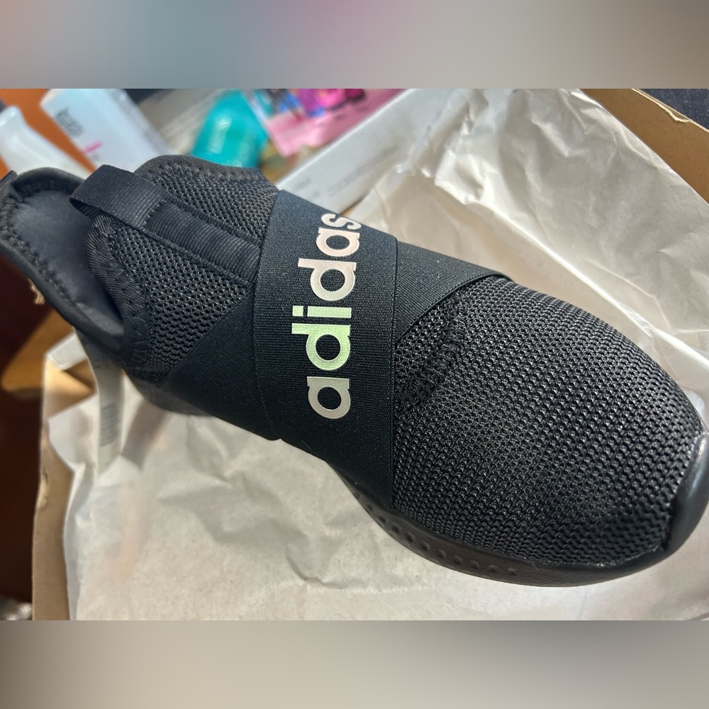 Adidas Puremotion Adapt Sneaker - Women's size 5.5 NWT